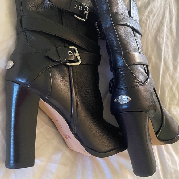 Black High Heeled Boots - Picture 1 of 1
